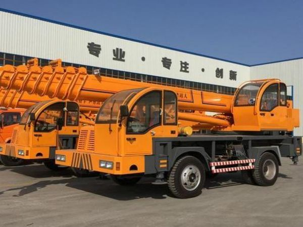 惠安县吊车出租电话_吊车出租都有哪些选择技巧
